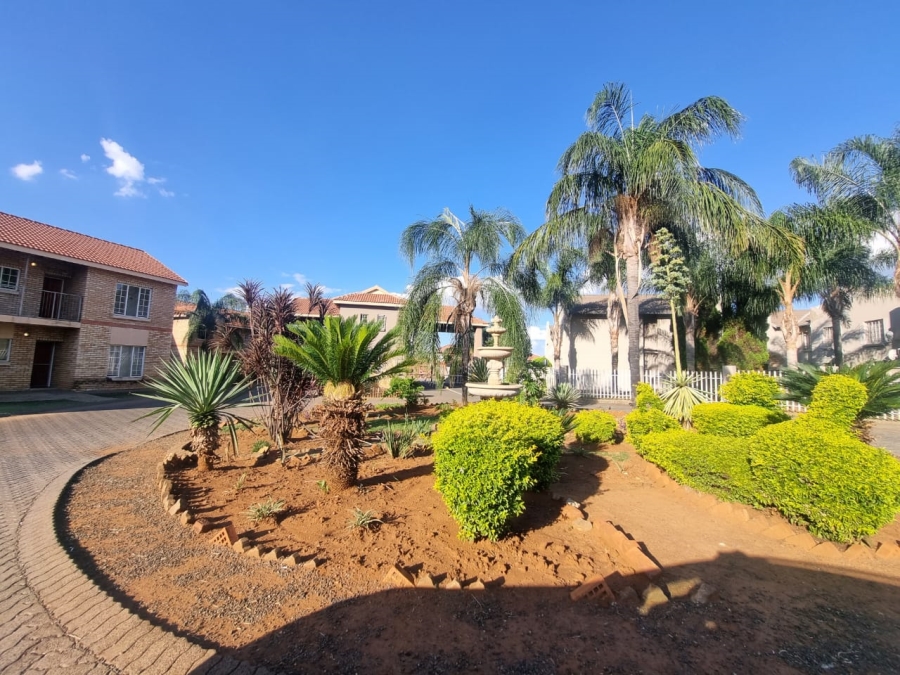 2 Bedroom Property for Sale in Waterval East North West